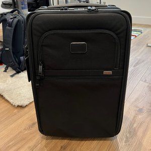 Tumi Alpha 3 International 2-Wheel